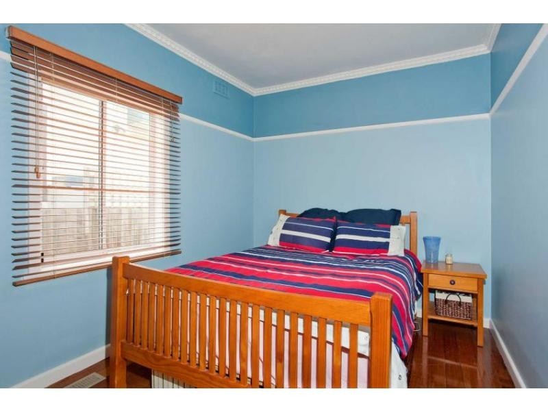 8 VICTORIA Street, Oak Park VIC 3046
