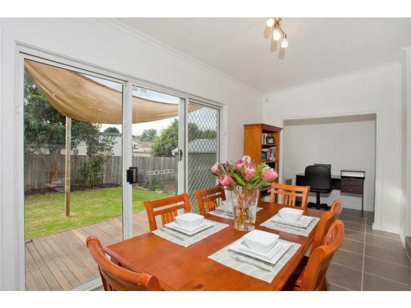 8 VICTORIA Street, Oak Park VIC 3046