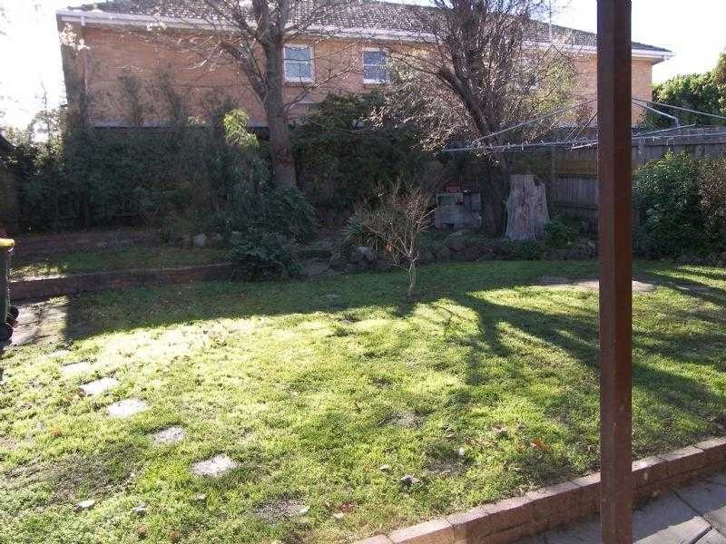 18 Salmon Avenue, Strathmore VIC 3041