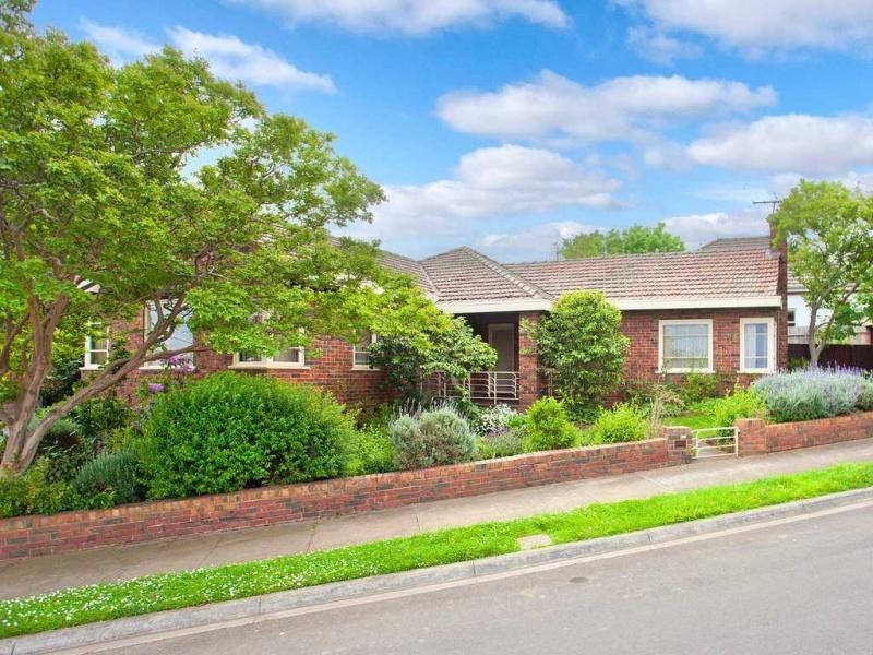 2 Myross Avenue, Ascot Vale VIC 3032