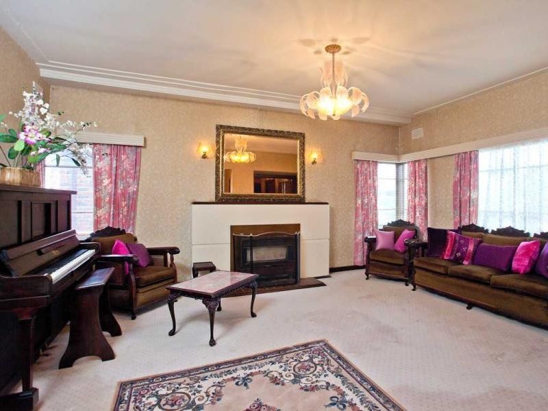 2 Myross Avenue, Ascot Vale VIC 3032