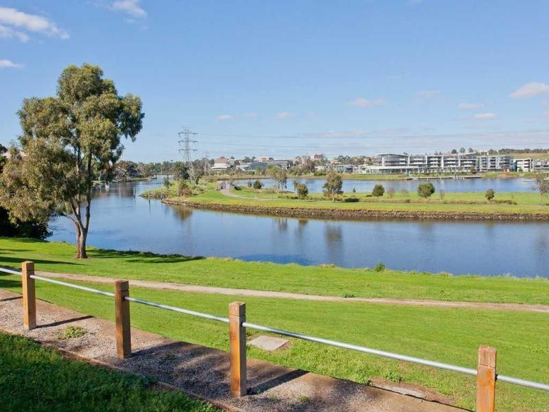 2 Myross Avenue, Ascot Vale VIC 3032