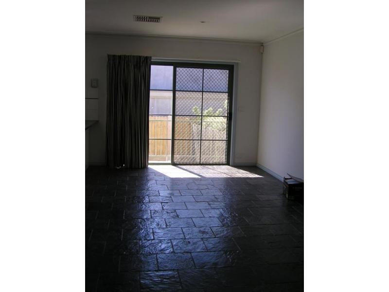 36A Carnarvon Road, Strathmore VIC 3041