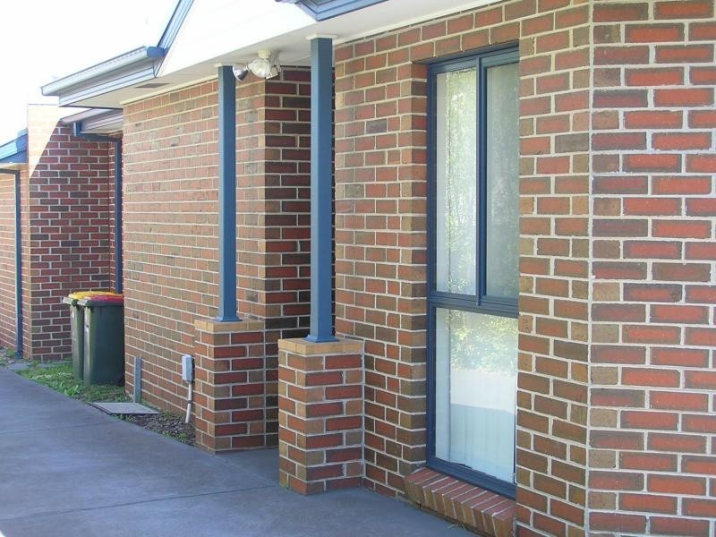 2/46 Mc Namara Avenue, Airport West VIC 3042