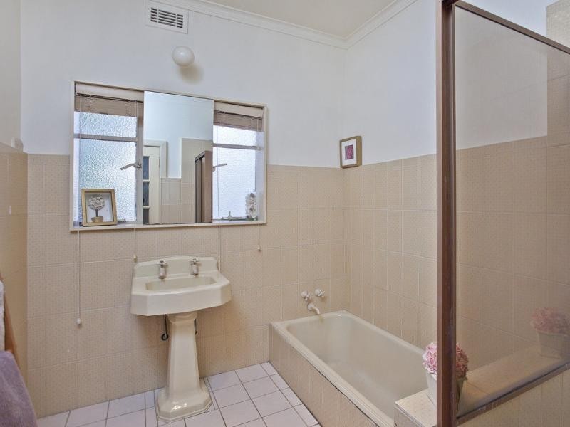 34 Kernan Street, Strathmore VIC 3041