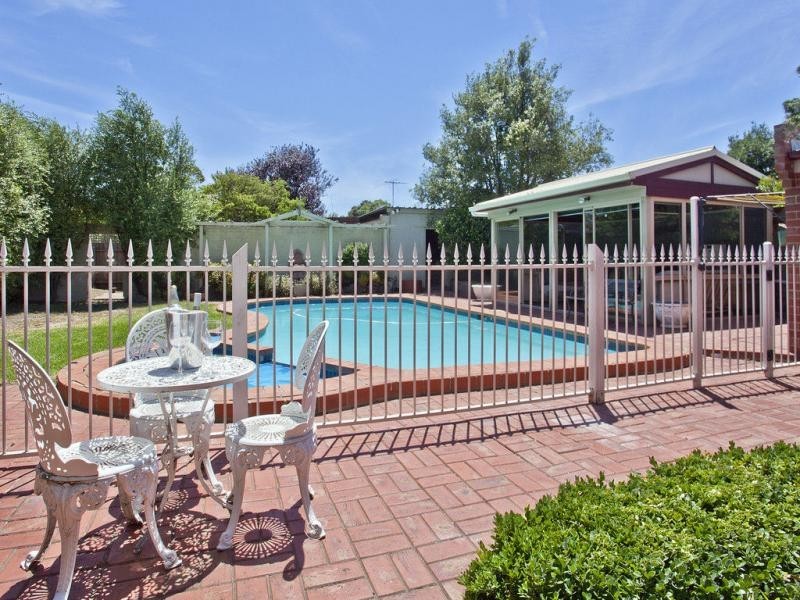 34 Kernan Street, Strathmore VIC 3041