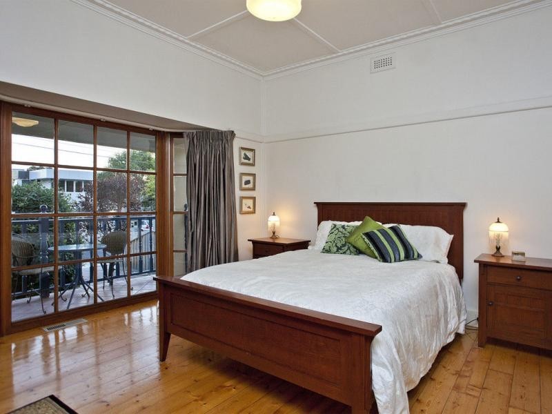 2 Bruce Street, Strathmore VIC 3041