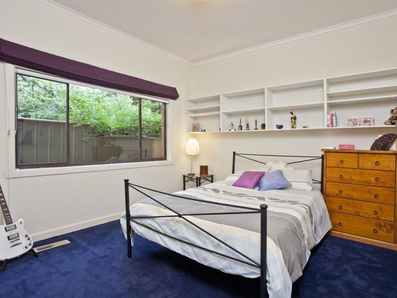 2 Bruce Street, Strathmore VIC 3041