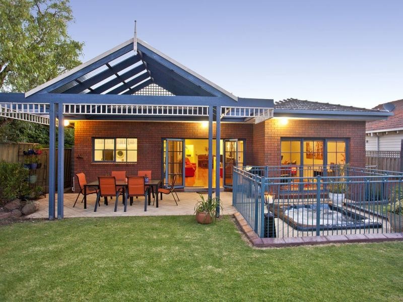 2 Bruce Street, Strathmore VIC 3041