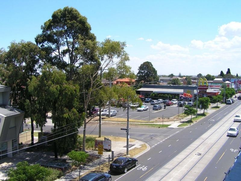 303/76-78 Keilor Road, Essendon VIC 3040