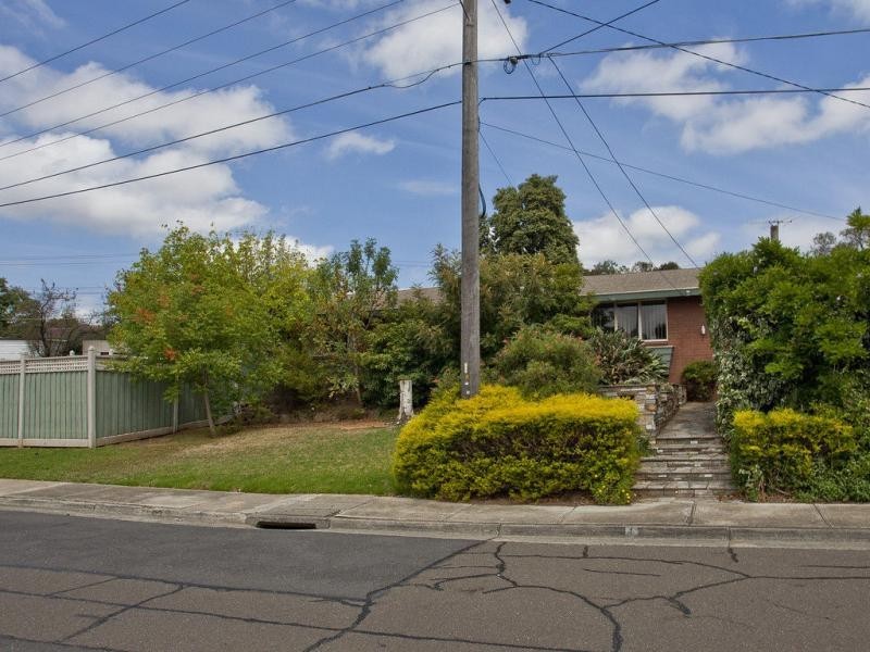 1 Willonga Street, Strathmore VIC 3041