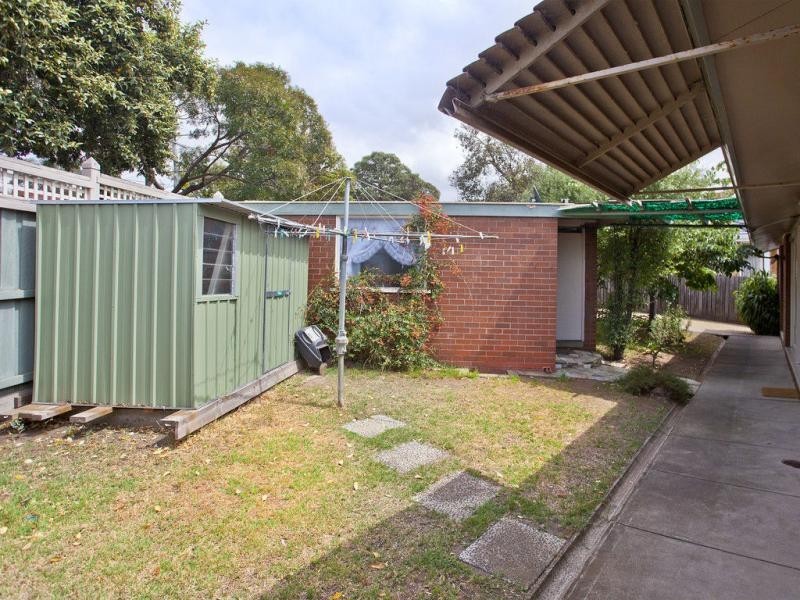 1 Willonga Street, Strathmore VIC 3041