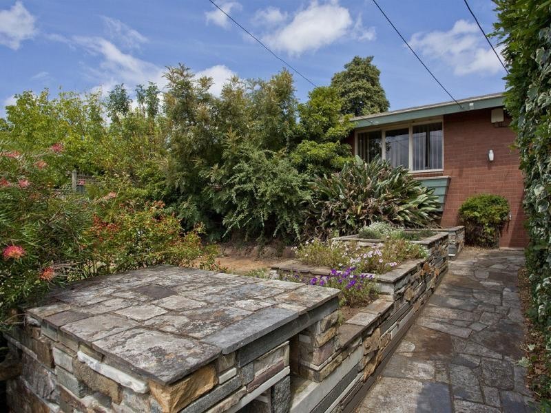 1 Willonga Street, Strathmore VIC 3041