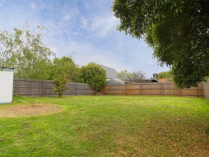 13 Coghlan Street, Niddrie VIC 3042