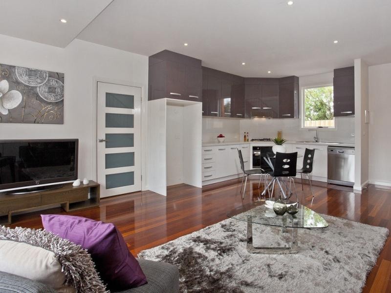 2/122 Arvon Road, Strathmore VIC 3041