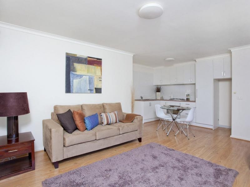 11/18 Fletcher Street, Essendon VIC 3040