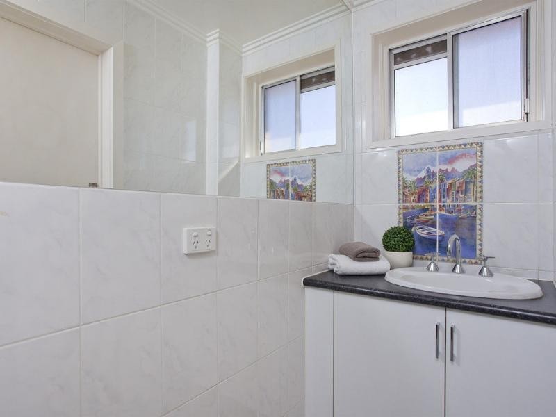 11/18 Fletcher Street, Essendon VIC 3040