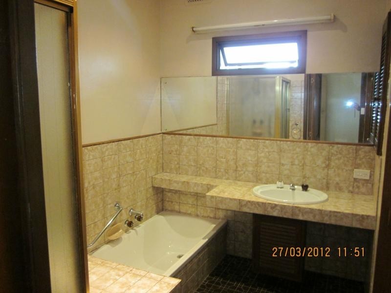 46 Wallace Crescent, Strathmore VIC 3041