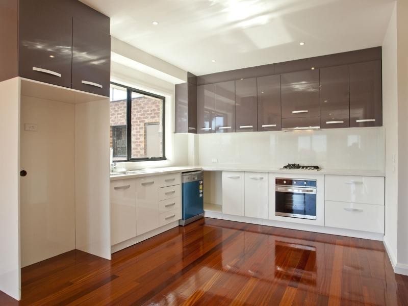1/122 Arvon Road, Strathmore VIC 3041