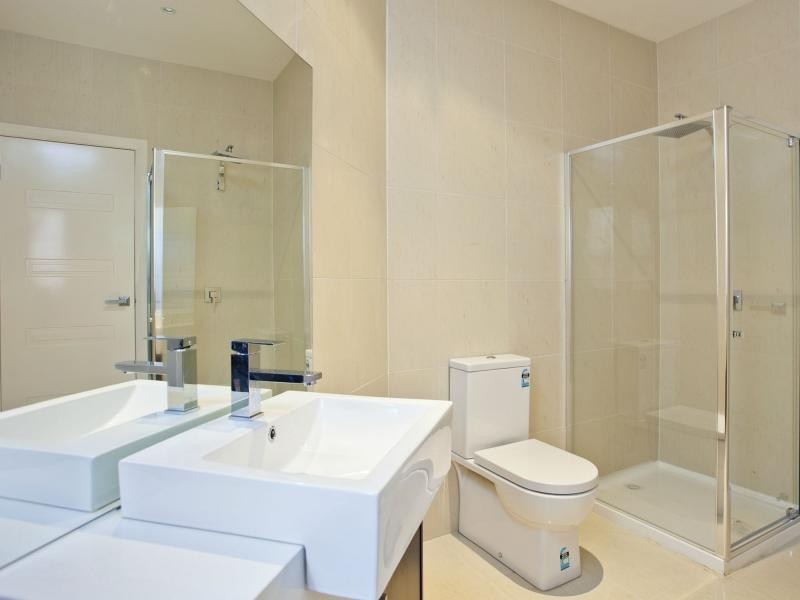 1/122 Arvon Road, Strathmore VIC 3041