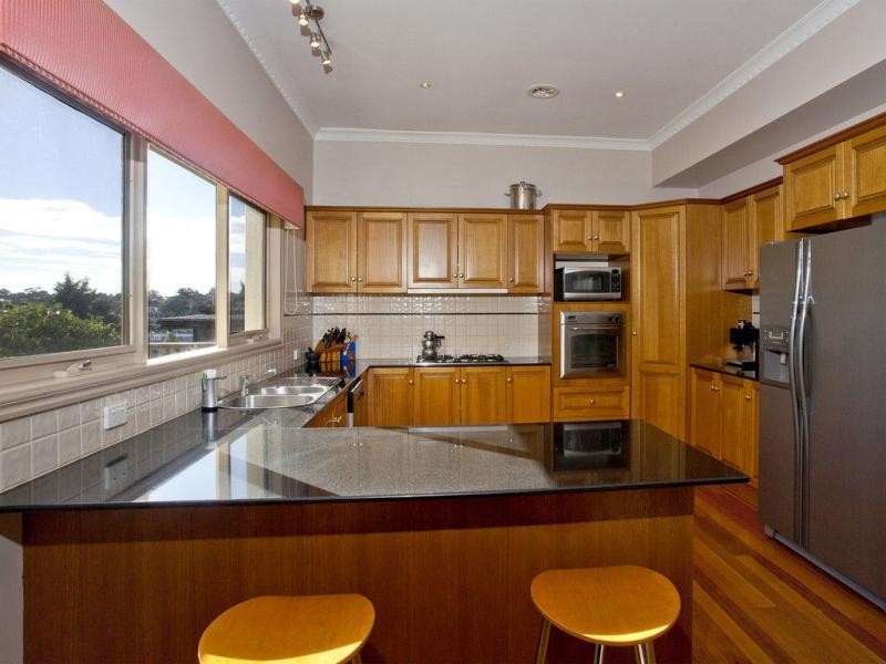 6 Kilburn Street, Strathmore VIC 3041