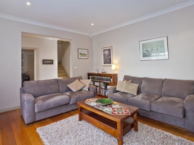 6 Kilburn Street, Strathmore VIC 3041