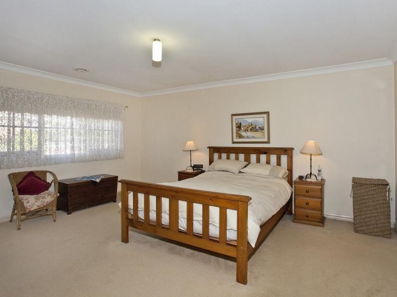 6 Kilburn Street, Strathmore VIC 3041