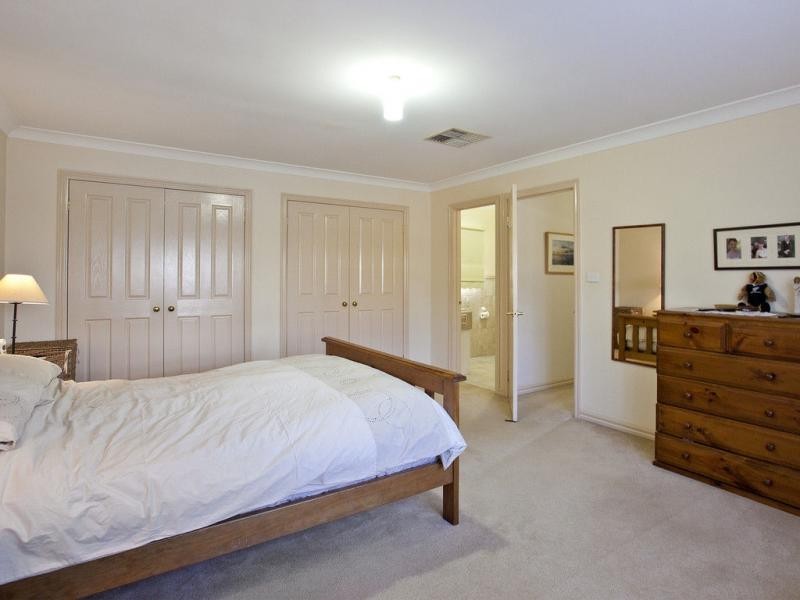 6 Kilburn Street, Strathmore VIC 3041