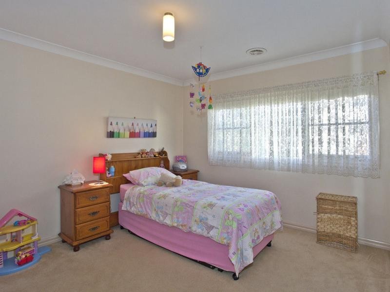 6 Kilburn Street, Strathmore VIC 3041