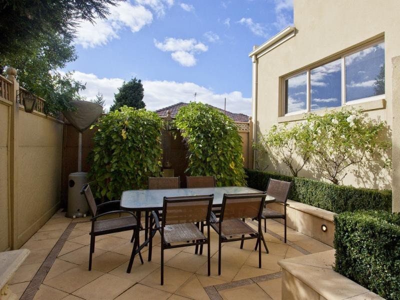 6 Kilburn Street, Strathmore VIC 3041