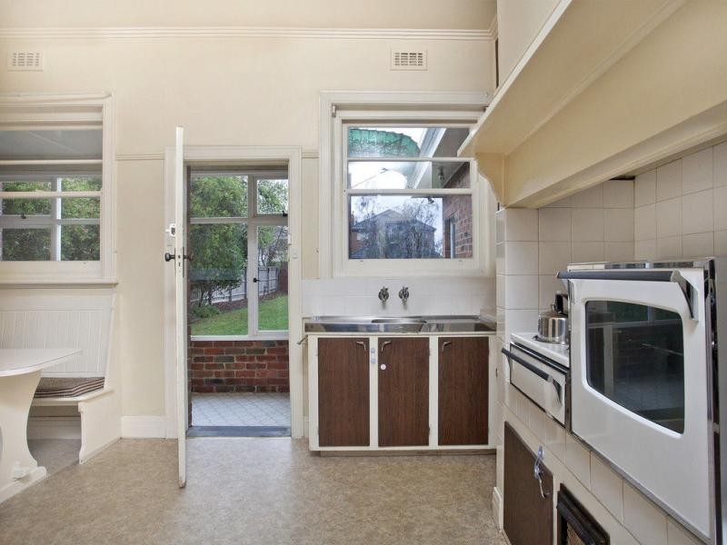 4 Wickham Grove, Strathmore VIC 3041