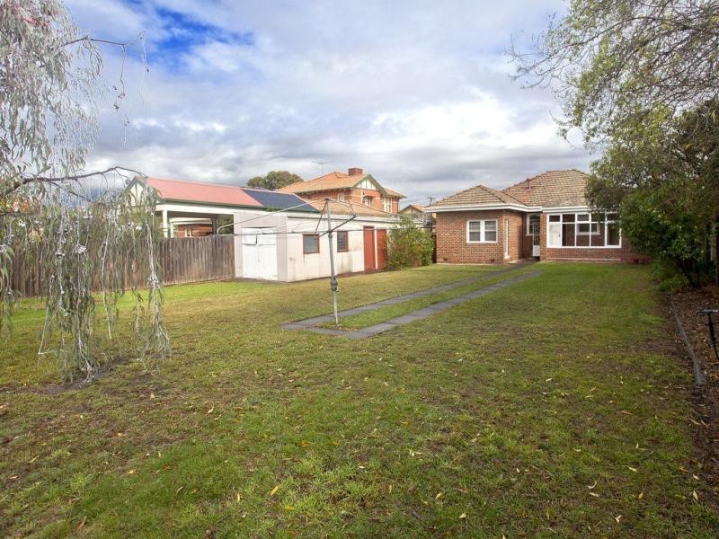 4 Wickham Grove, Strathmore VIC 3041