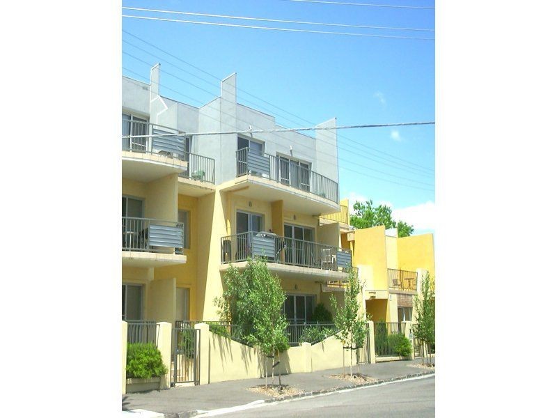 18/42-50 Napier Crescent, Essendon VIC 3040