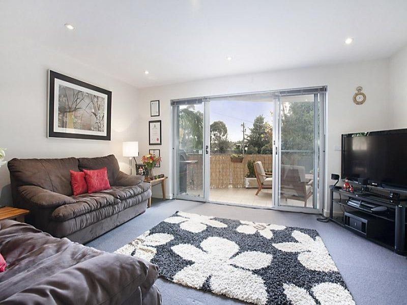 18/42-50 Napier Crescent, Essendon VIC 3040