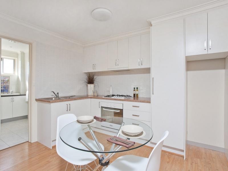 11/18 Fletcher Street, Essendon VIC 3040