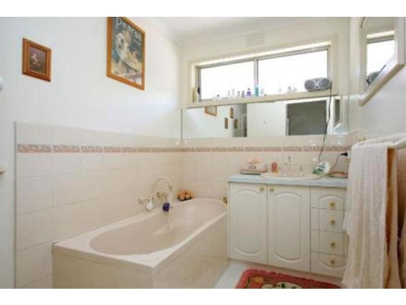 11 Jindara Court, Gladstone Park VIC 3043