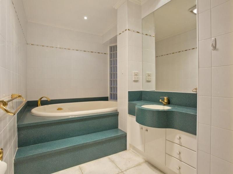 3 Elysee Court, Strathmore VIC 3041