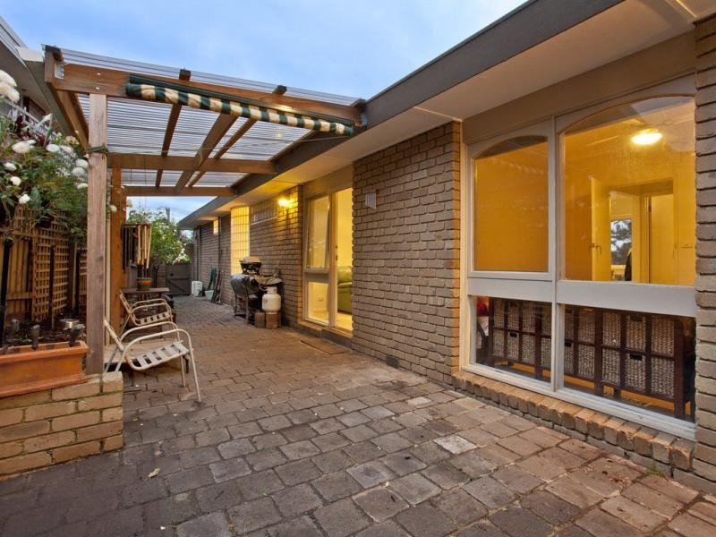 3 Elysee Court, Strathmore VIC 3041