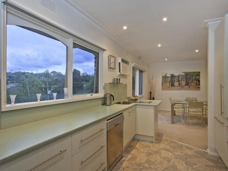 3 Elysee Court, Strathmore Heights VIC 3041