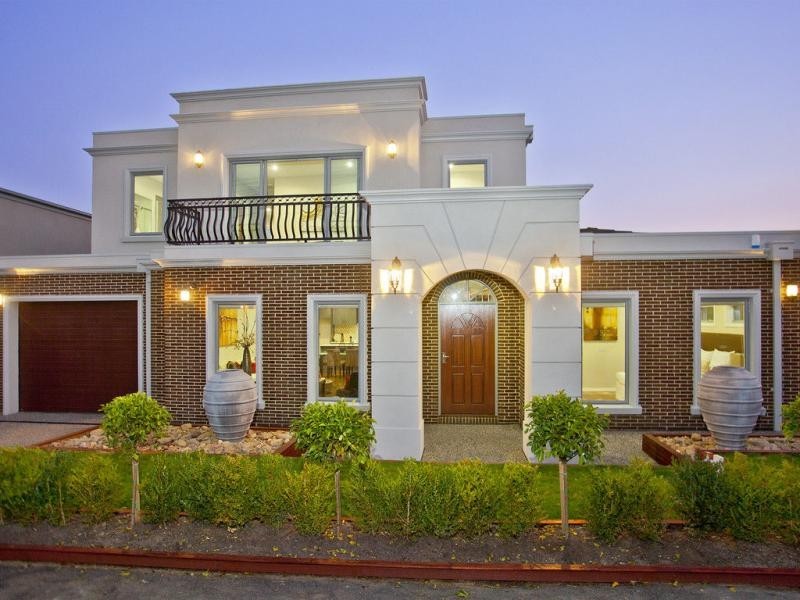 10 Loch Crescent, Strathmore VIC 3041
