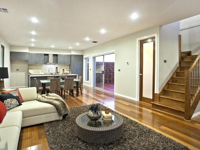 10 Loch Crescent, Strathmore VIC 3041