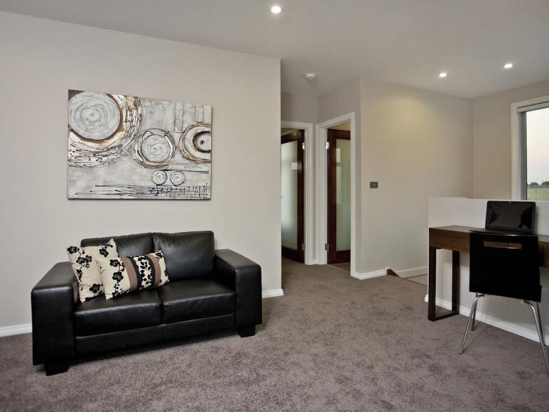 10 Loch Crescent, Strathmore VIC 3041