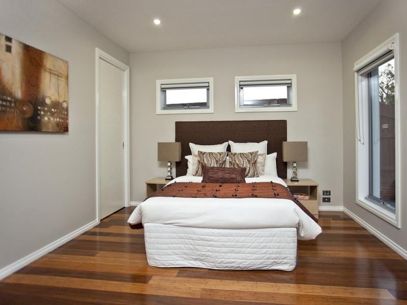 10 Loch Crescent, Strathmore VIC 3041
