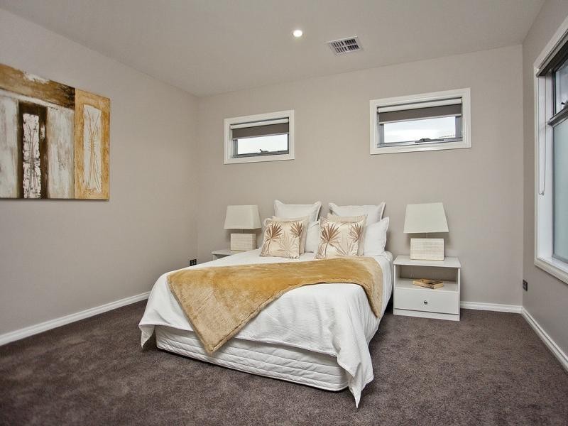 10 Loch Crescent, Strathmore VIC 3041