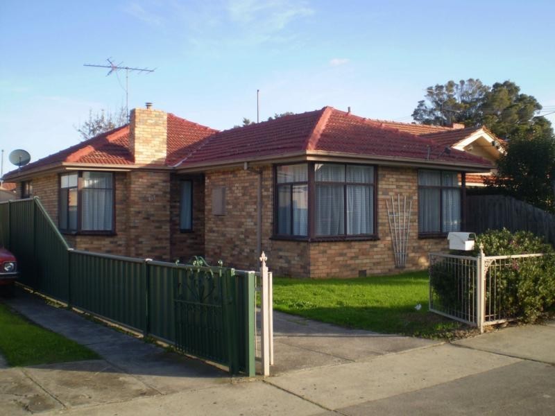 327 Gaffney Street, Pascoe Vale VIC 3044