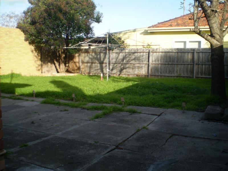 327 Gaffney Street, Pascoe Vale VIC 3044