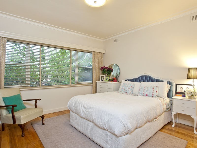 25 Kernan Street, Strathmore VIC 3041