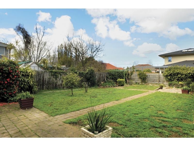 25 Kernan Street, Strathmore VIC 3041