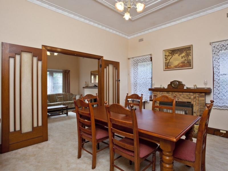 29 Hayes Road, Strathmore VIC 3041