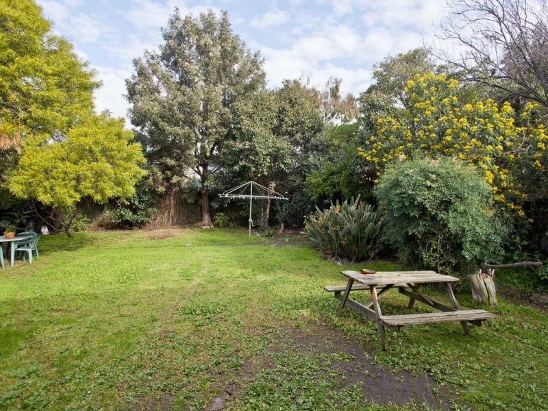 29 Hayes Road, Strathmore VIC 3041